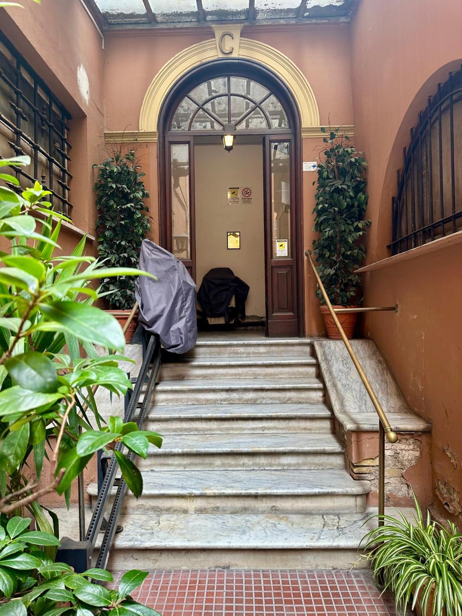 Nazionale Palace Suites Rzym Zewnętrze zdjęcie